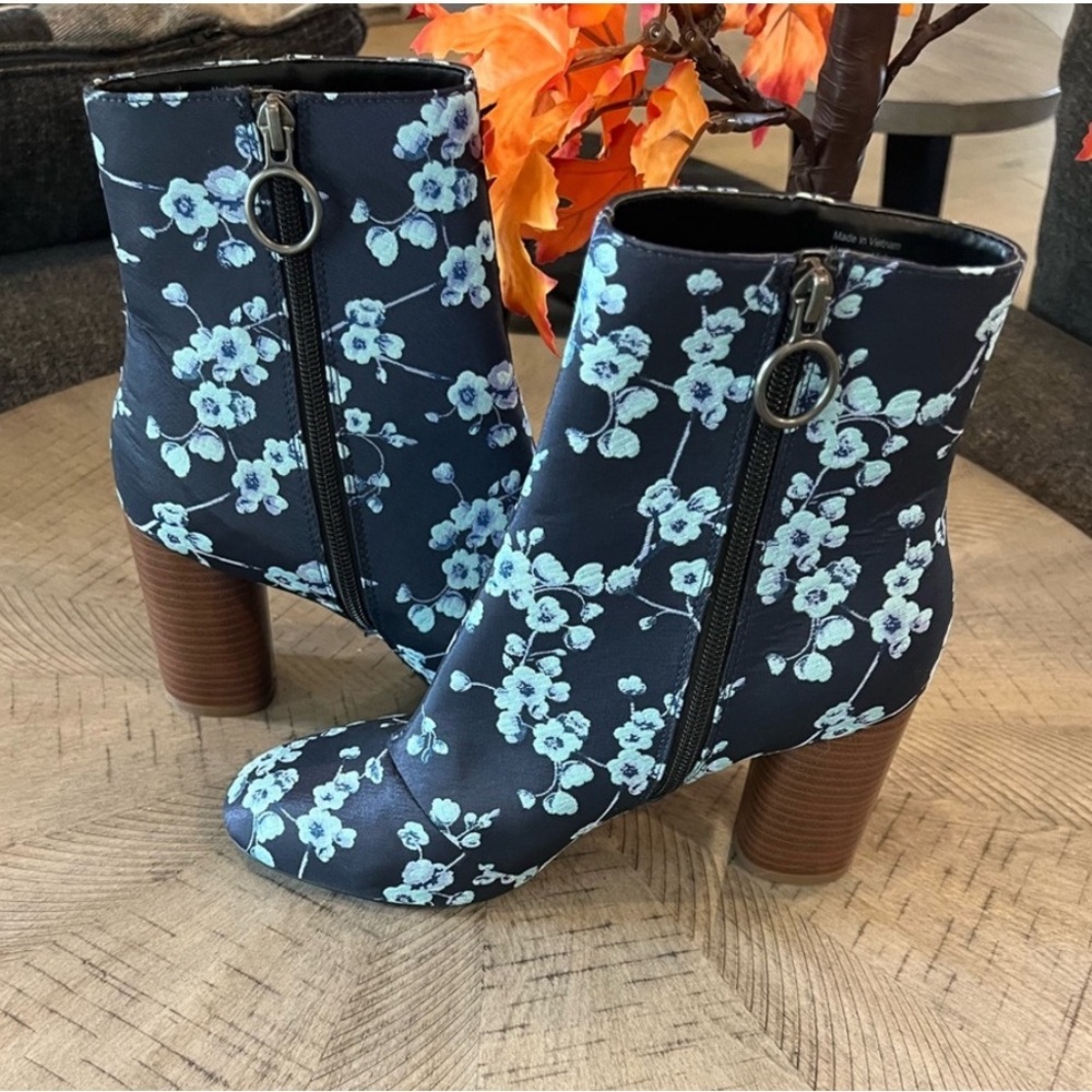 Market & Spruce Floral Ankle Boots